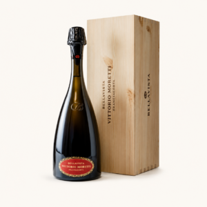 Bottiglia di Bellavista Riserva Vittorio Moretti Franciacorta DOCG con cassetta in legno 750 ml